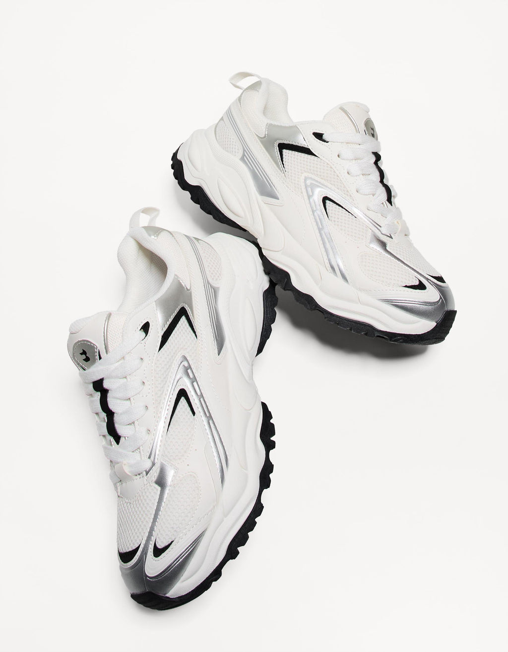 Çok parçalı spor ayakkabı