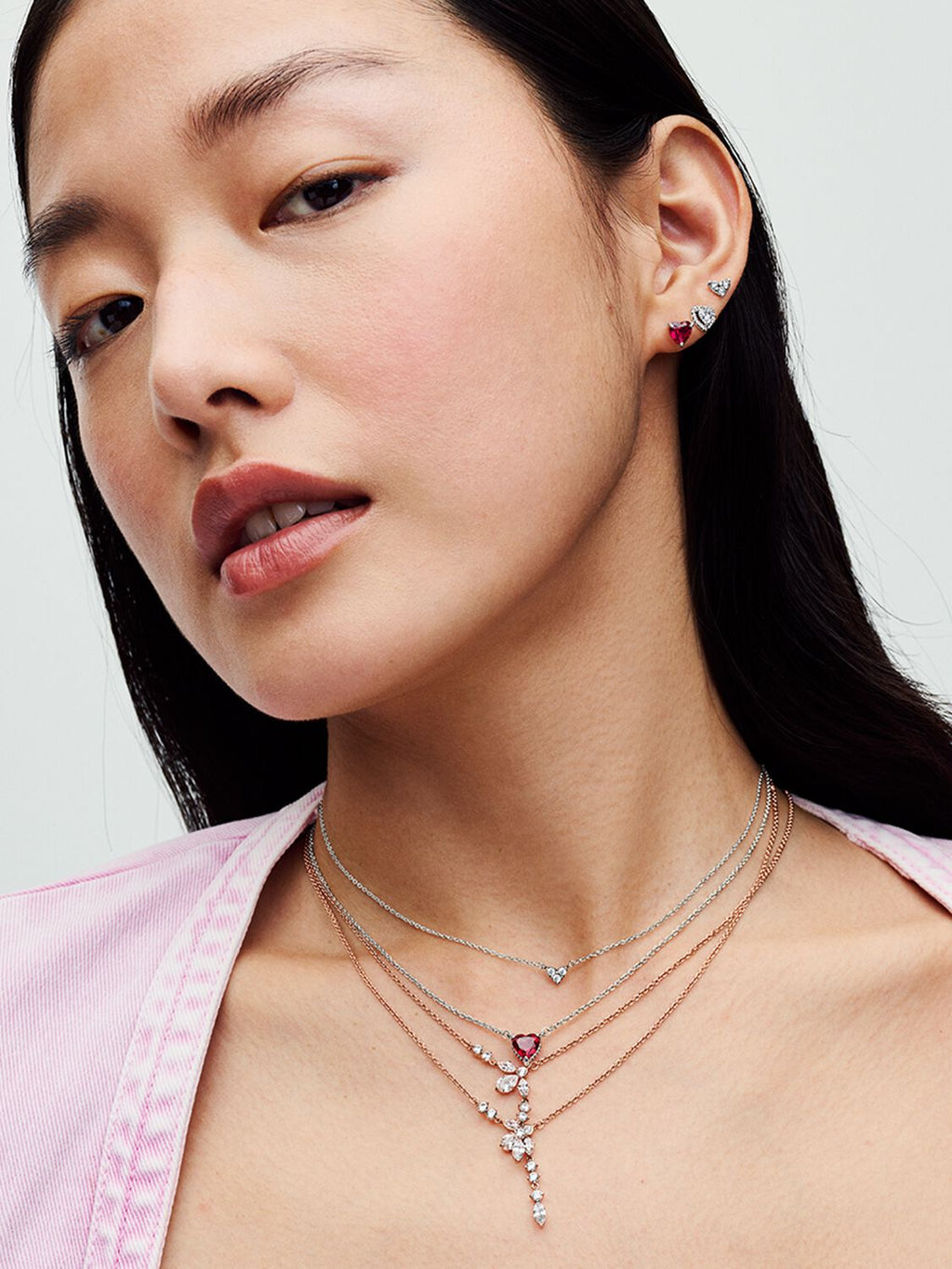 Yükseltilmiş Kalpli Çivi Küpe